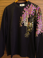 和柄長袖Ｔシャツ 金彩藤に蝶刺繍